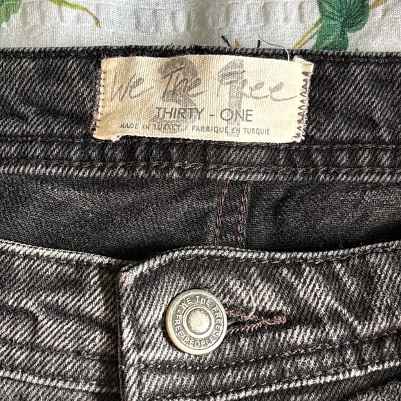 FREE PEOPLE ~ WE THE FREE Mid-Rise Straight Leg Jeans - Picture 7 of 13